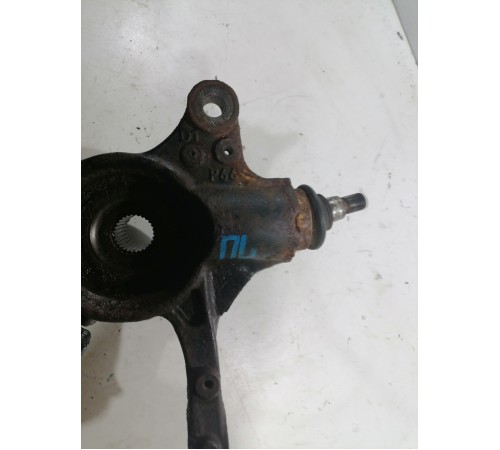 Кулак Поворотный передний левый