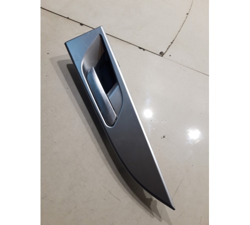 Ручка двери (задняя правая внутренняя)