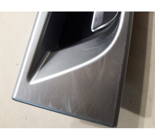 Ручка двери (задняя правая внутренняя)