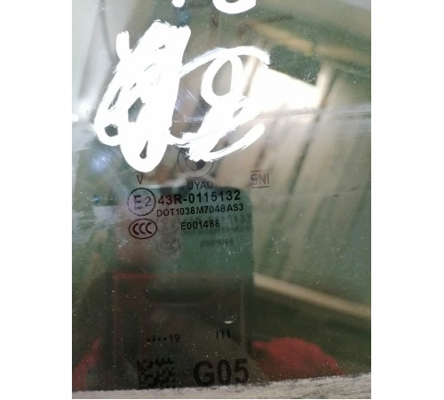 Стекло двери заднее левое