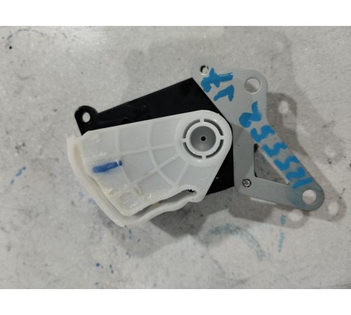 Сервопривод заслонки печки