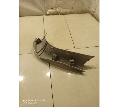 Обшивка двери багажника (левая)