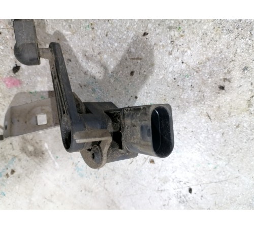 Датчик уровня высоты передний левый