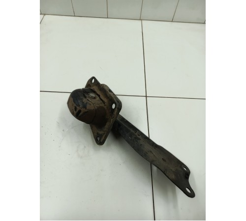 Рычаг задний правый