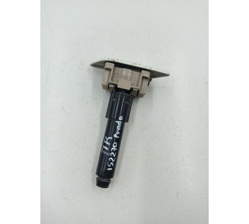 Форсунка омывателя фар правая