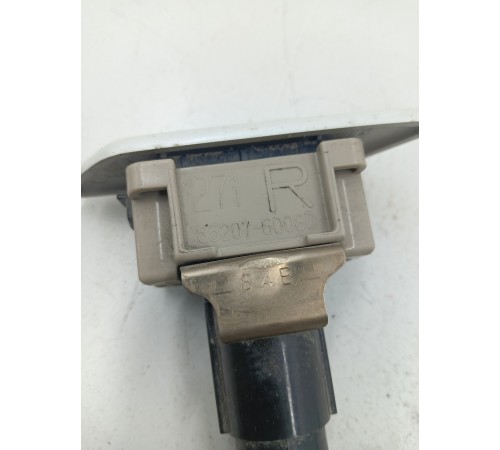 Форсунка омывателя фар правая