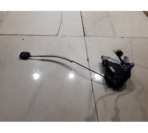 Замок двери (передний левый)