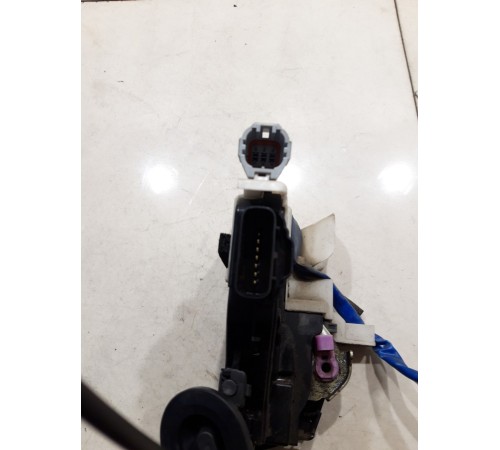 Замок двери (передний левый)