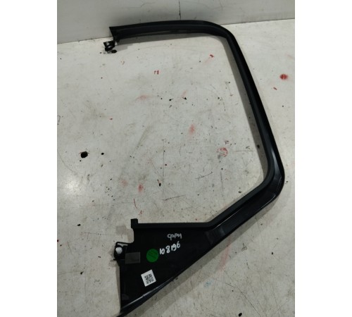 Накладка рамки стекла двери задняя левая