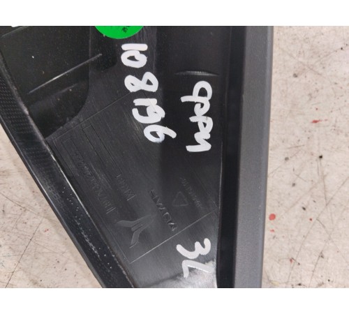 Накладка рамки стекла двери задняя левая