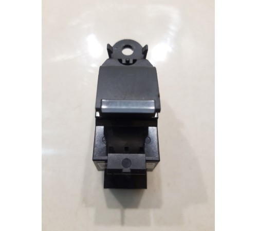 Кнопка стеклоподъемника (задняя, правая)