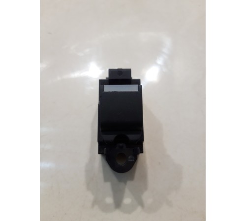 Кнопка стеклоподъемника (задняя, правая)