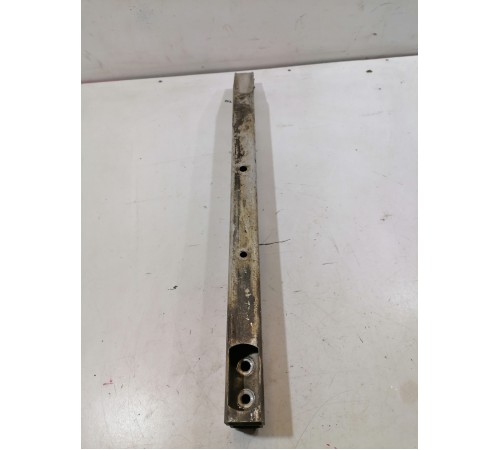 Усилитель переднего бампера левый