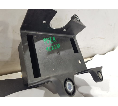 Кронштейн крепление центральной консоли