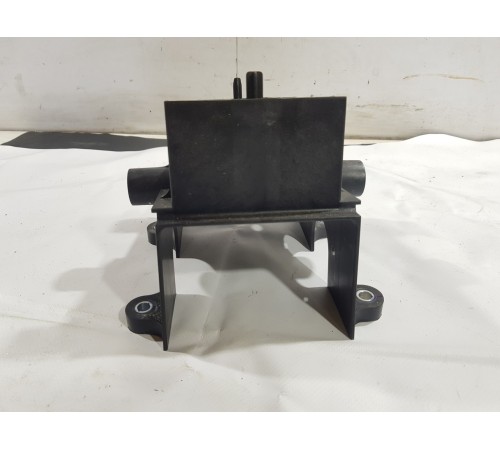 Кронштейн крепление центральной консоли