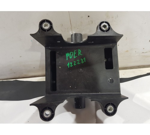 Кронштейн крепление центральной консоли