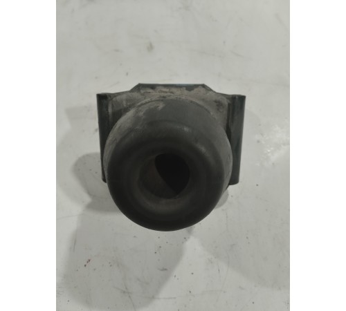 Кронштейн отбойника рессоры правый