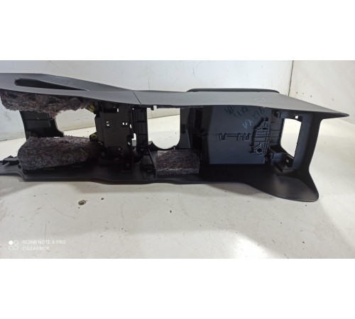 Центральная консоль с подлокотником