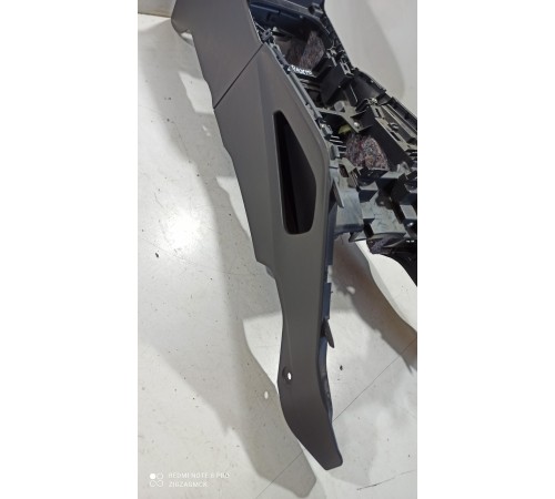 Центральная консоль с подлокотником