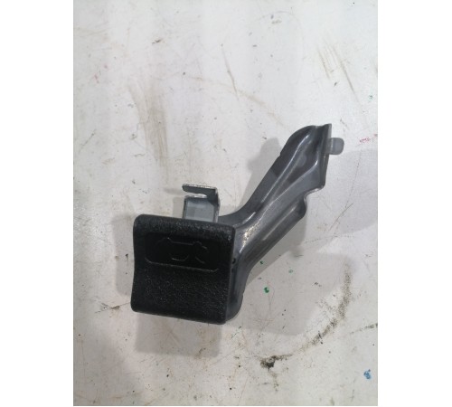 Ручка открывания капота