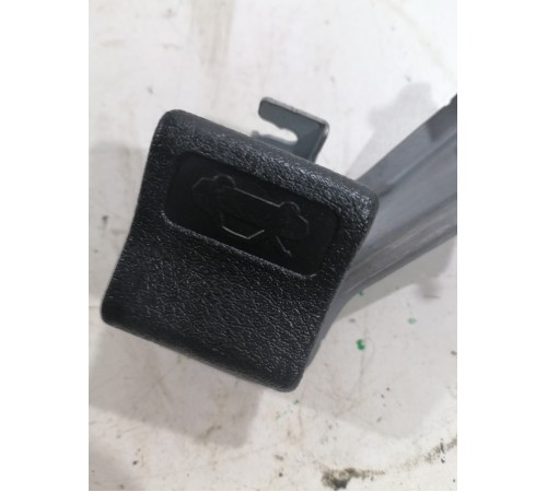 Ручка открывания капота