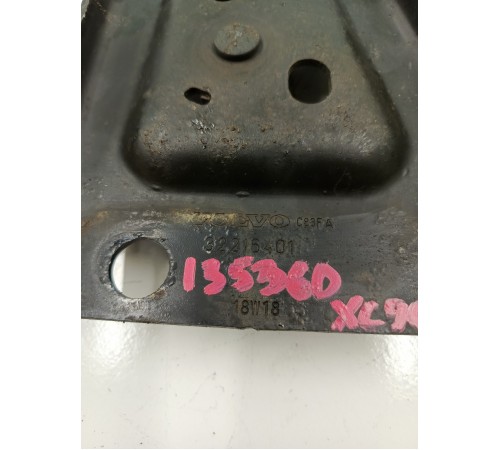 Кронштейн переднего подрамника левый