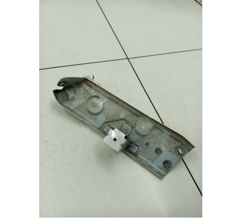 Кронштейн планка передней панели левый