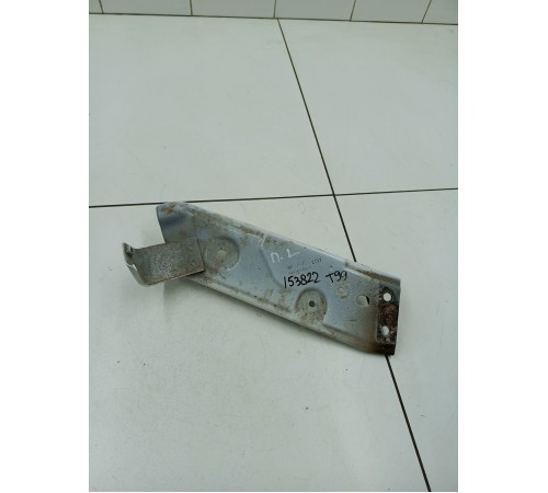 Кронштейн планка передней панели левый