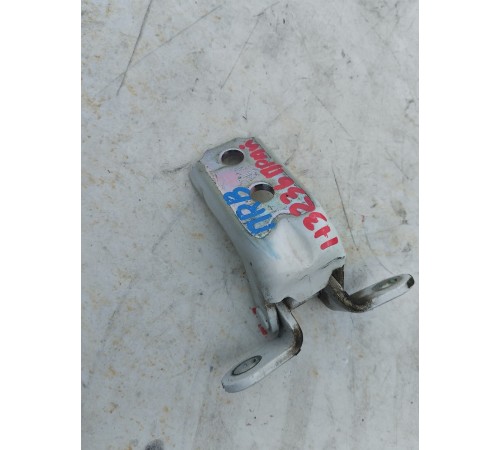 Петля двери передняя правая верхняя