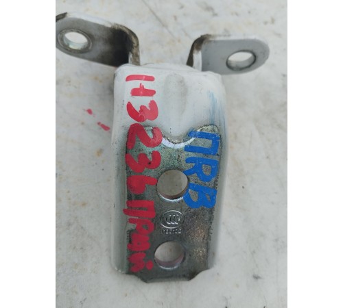 Петля двери передняя правая верхняя