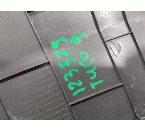 Накладка задней панели замка багажника