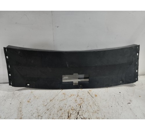 Накладка задней панели замка багажника