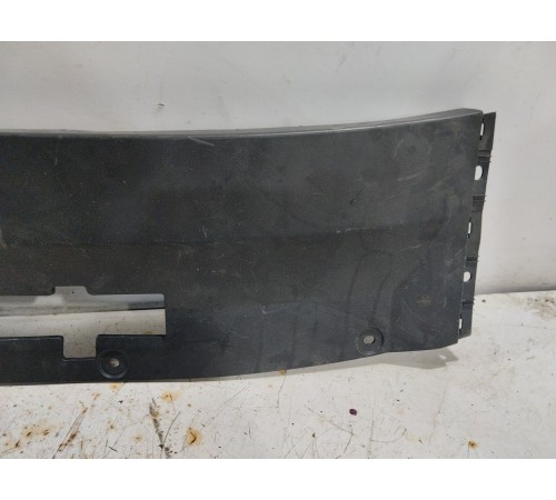 Накладка задней панели замка багажника