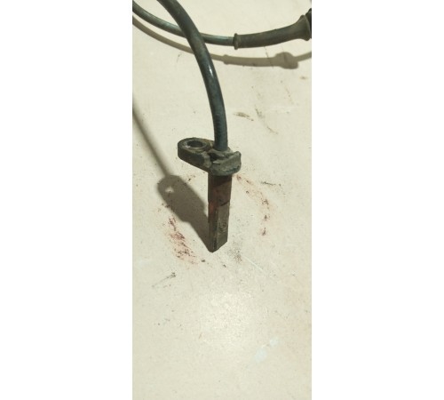 Датчик ABS передний левый