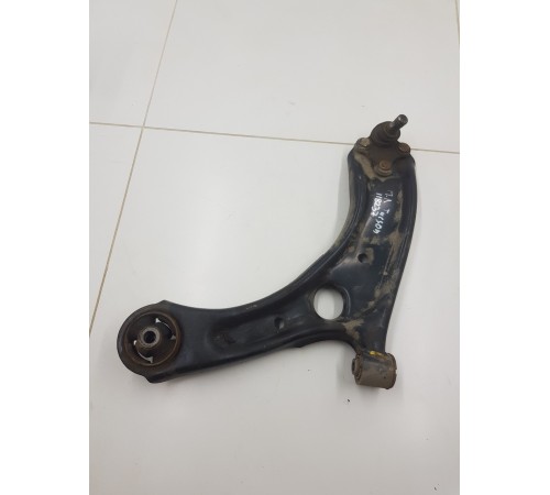 Рычаг передний левый нижний