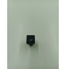 Кнопка включения подогрева правого сиденья