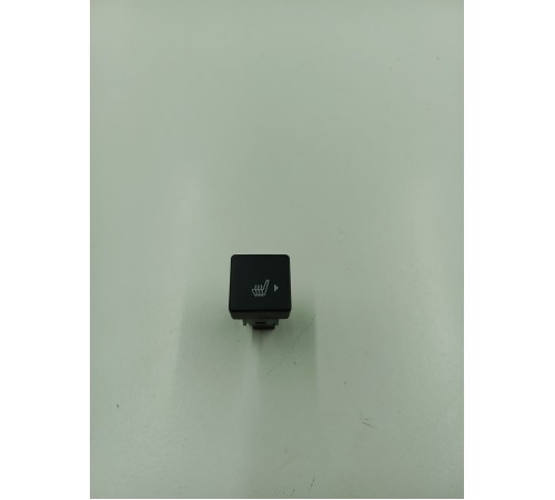 Кнопка включения подогрева правого сиденья