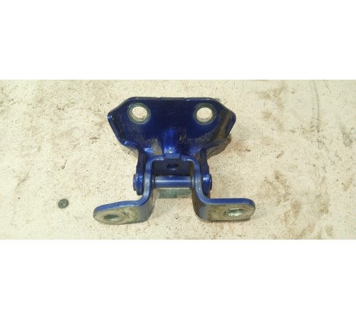 Петля двери задней правой верхняя