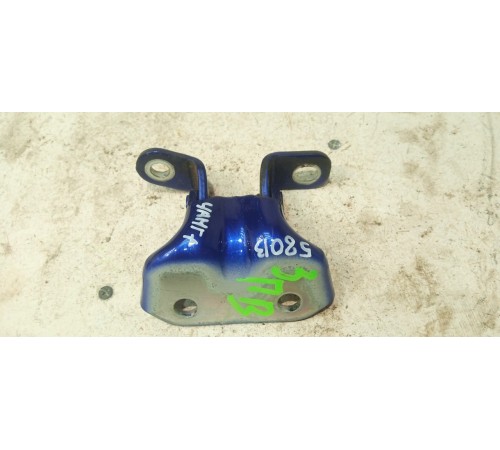 Петля двери задней правой верхняя