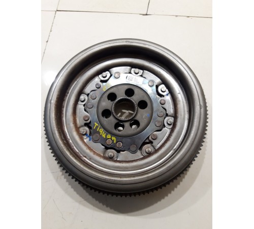 Маховик двигателя