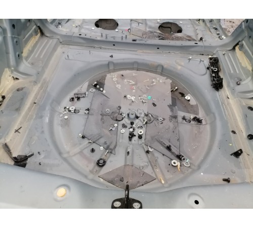 Ниша запасного колеса