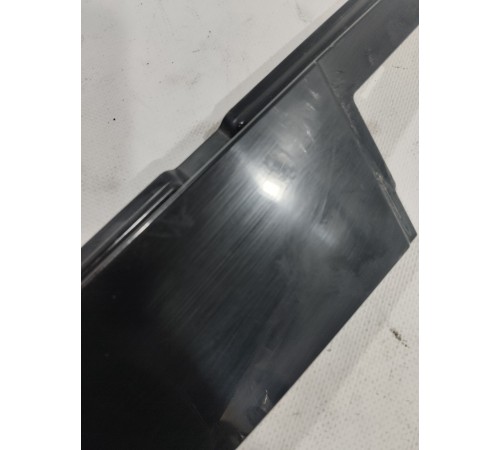 Накладка двери (передняя правая)