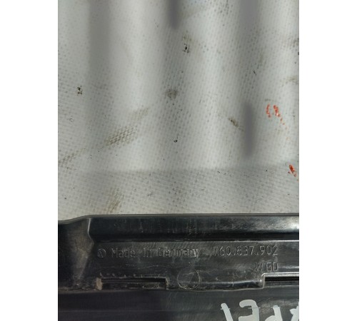 Накладка двери (передняя правая)