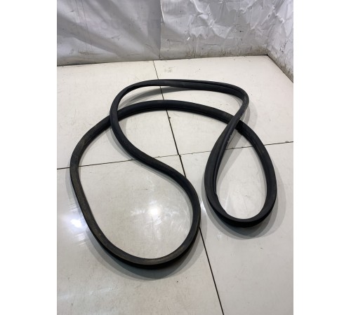 Уплотнитель двери (передний, левый)