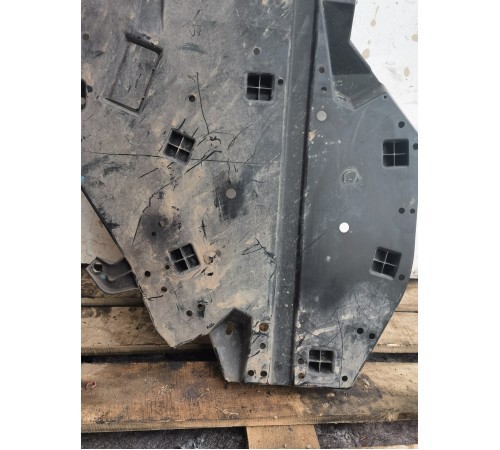 Защита днища (задняя правая)