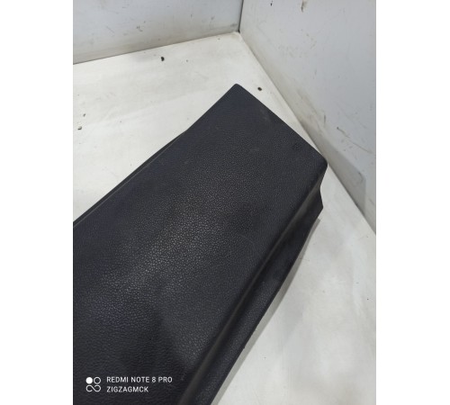 Обшивка центральной стойки(левая нижняя)