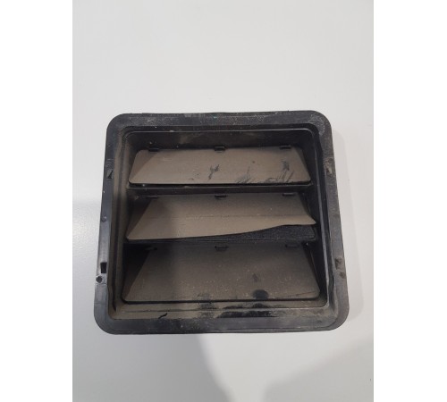 Решётка вентиляционная задняя левая