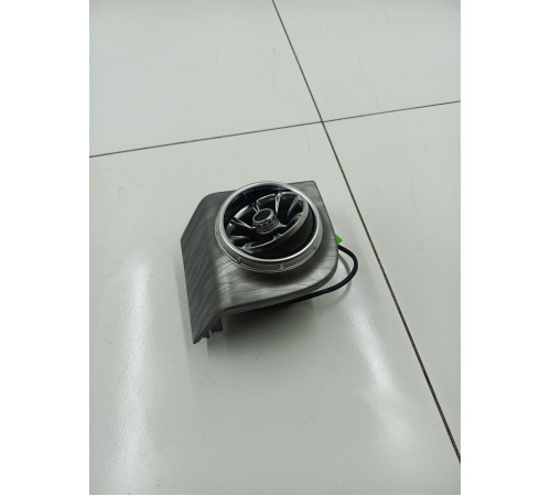 Воздушный дефлектор правый