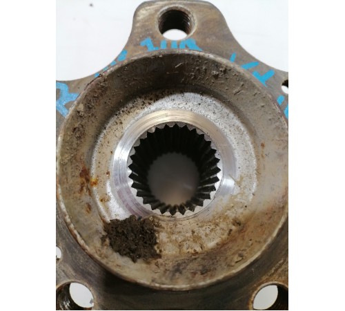 Ступица передняя правая