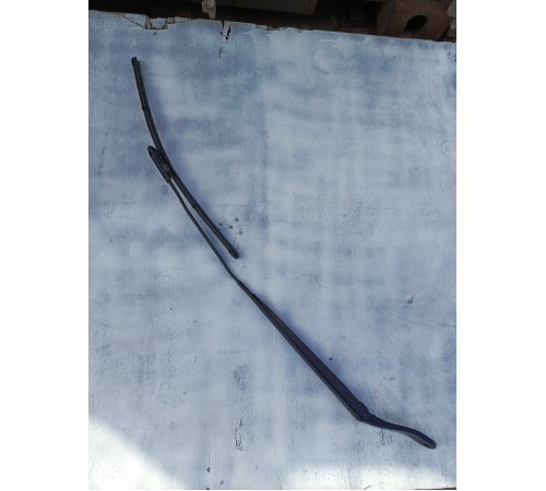 Поводок стеклоочистителя передний правый